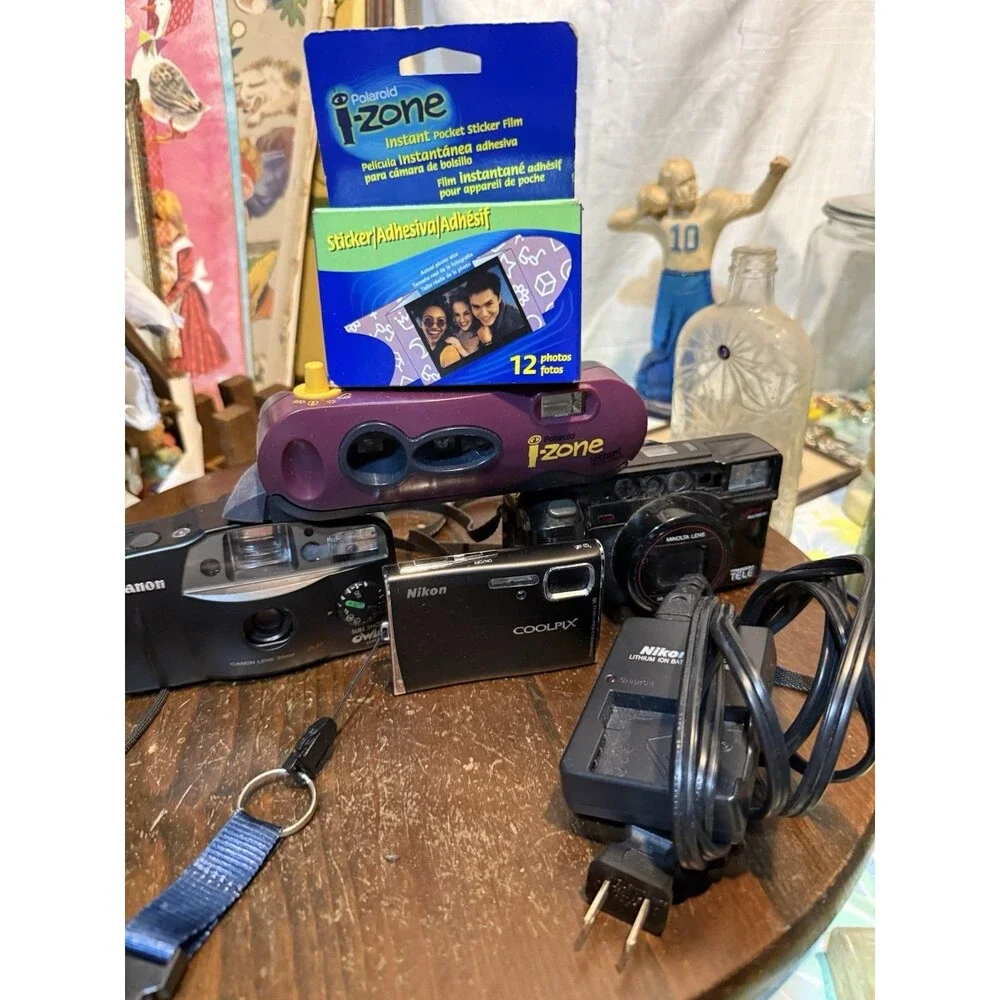 Vintage Camera Lot Nikon Coolpix Canon Owl AF Minolta Polaroid I-Zone + Film